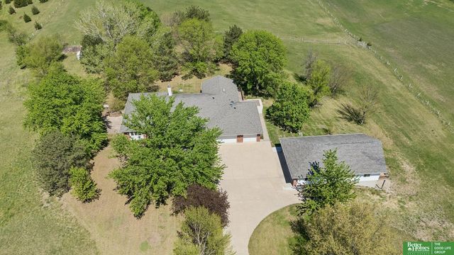 21900 W Angus Road, Gretna, NE 68028