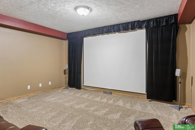 21900 W Angus Road, Gretna, NE 68028