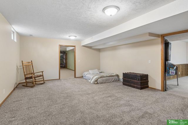 21900 W Angus Road, Gretna, NE 68028
