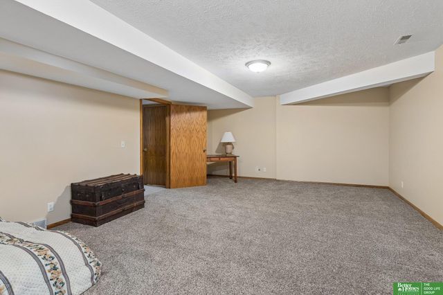 21900 W Angus Road, Gretna, NE 68028