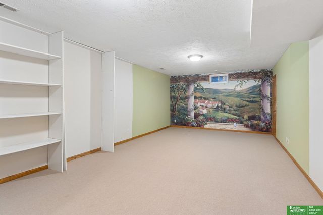 21900 W Angus Road, Gretna, NE 68028