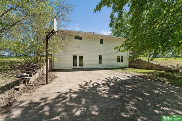 21900 W Angus Road, Gretna, NE 68028