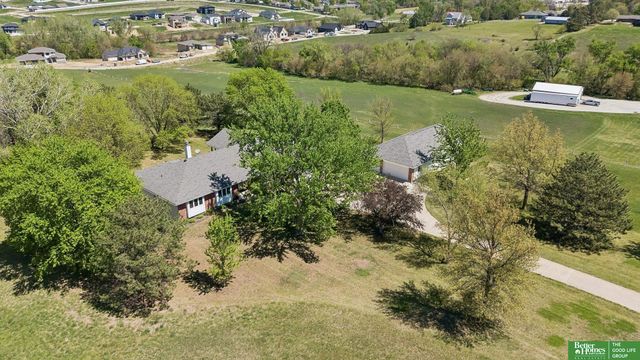 21900 W Angus Road, Gretna, NE 68028