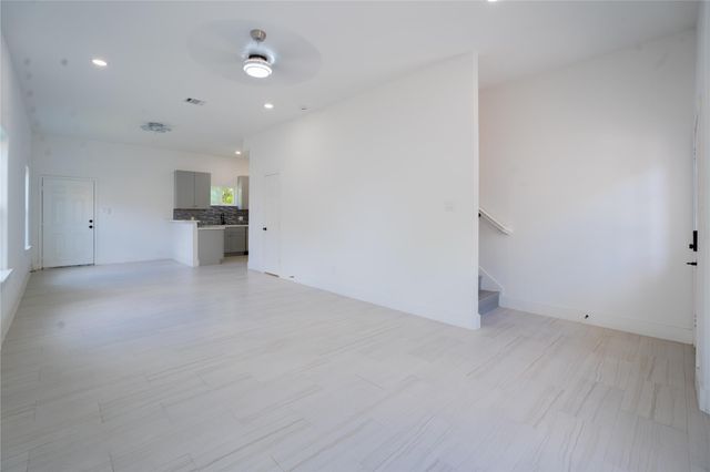 1515 Fairbanks Street, Houston, TX 77009