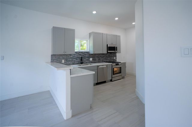 1515 Fairbanks Street, Houston, TX 77009
