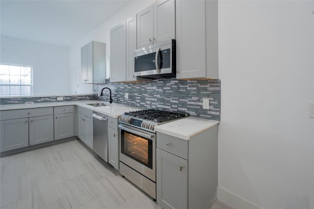 1515 Fairbanks Street, Houston, TX 77009