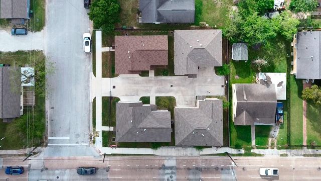1515 Fairbanks Street, Houston, TX 77009