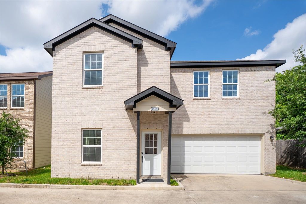 1515 Fairbanks Street, Houston, TX 77009
