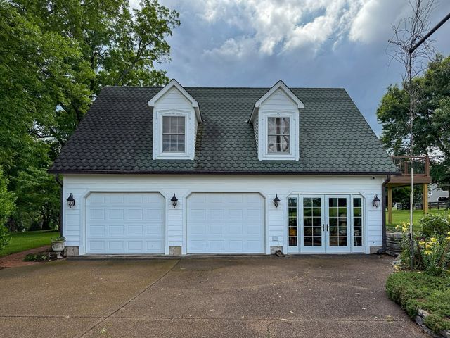 4929 Snow Creek Rd, Santa Fe, TN 38482