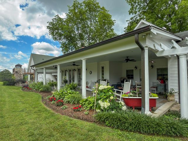 4929 Snow Creek Rd, Santa Fe, TN 38482