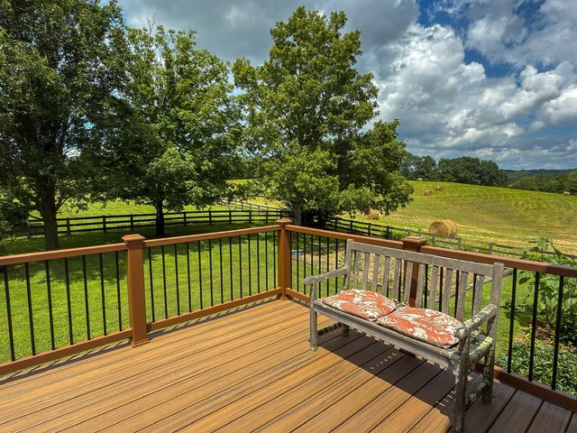 4929 Snow Creek Rd, Santa Fe, TN 38482