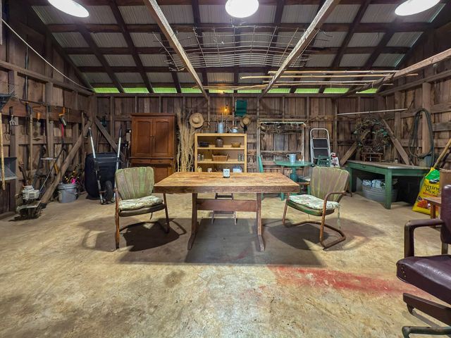 4929 Snow Creek Rd, Santa Fe, TN 38482