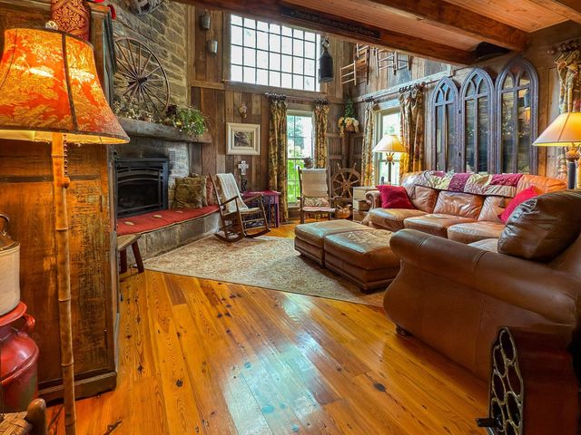 4929 Snow Creek Rd, Santa Fe, TN 38482