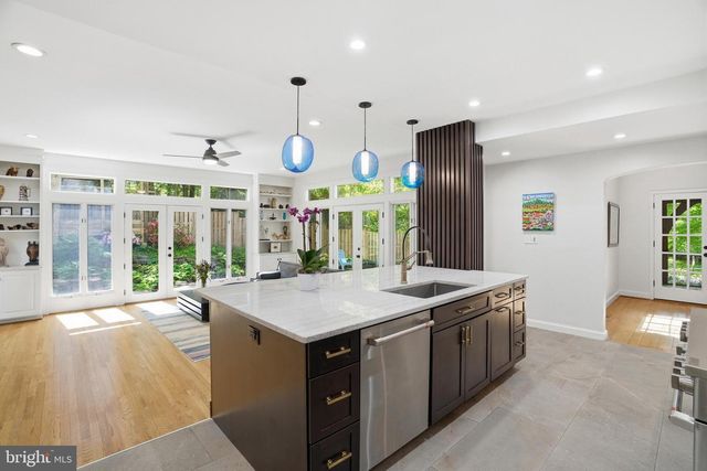 7835 HAMPDEN LN, Bethesda, MD 20814