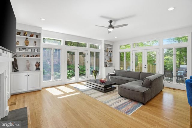 7835 HAMPDEN LN, Bethesda, MD 20814