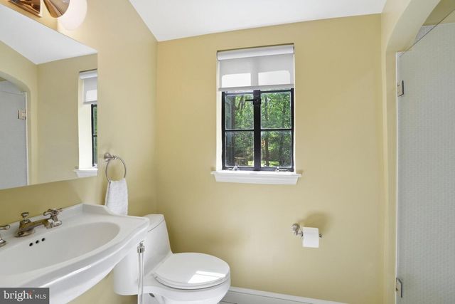 7835 HAMPDEN LN, Bethesda, MD 20814