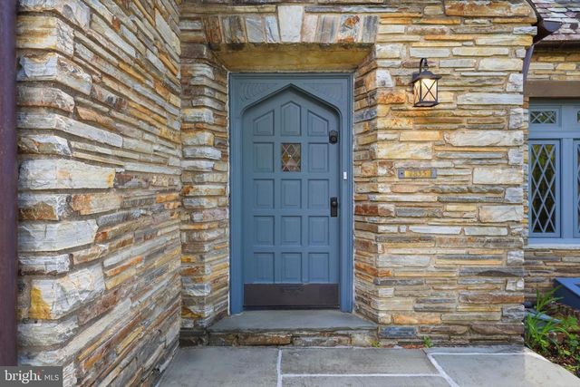 7835 HAMPDEN LN, Bethesda, MD 20814