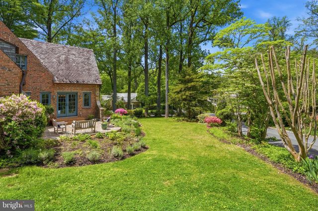 7835 HAMPDEN LN, Bethesda, MD 20814
