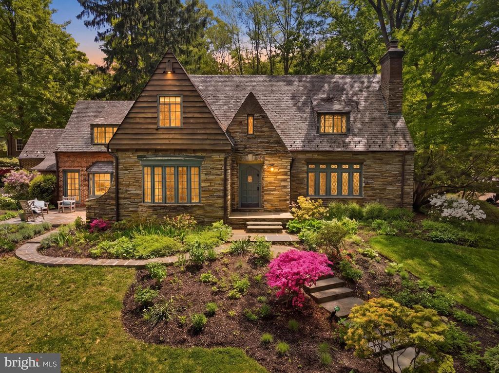 7835 HAMPDEN LN, Bethesda, MD 20814