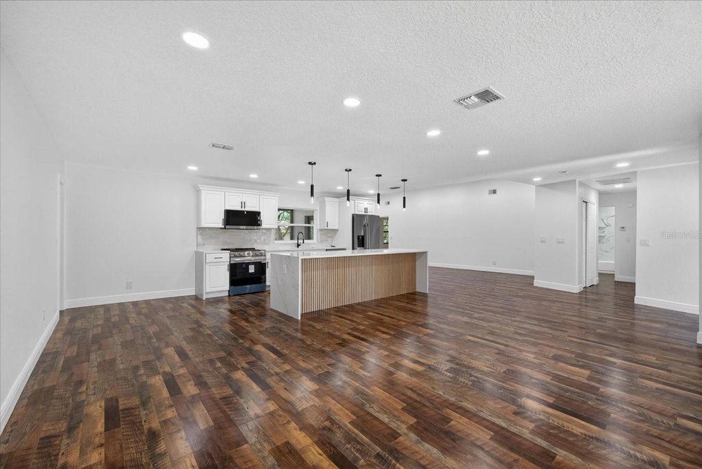 Image 12 of property listing at 56 BAY WOODS DRIVE, Safety Harbor, FL 34695
