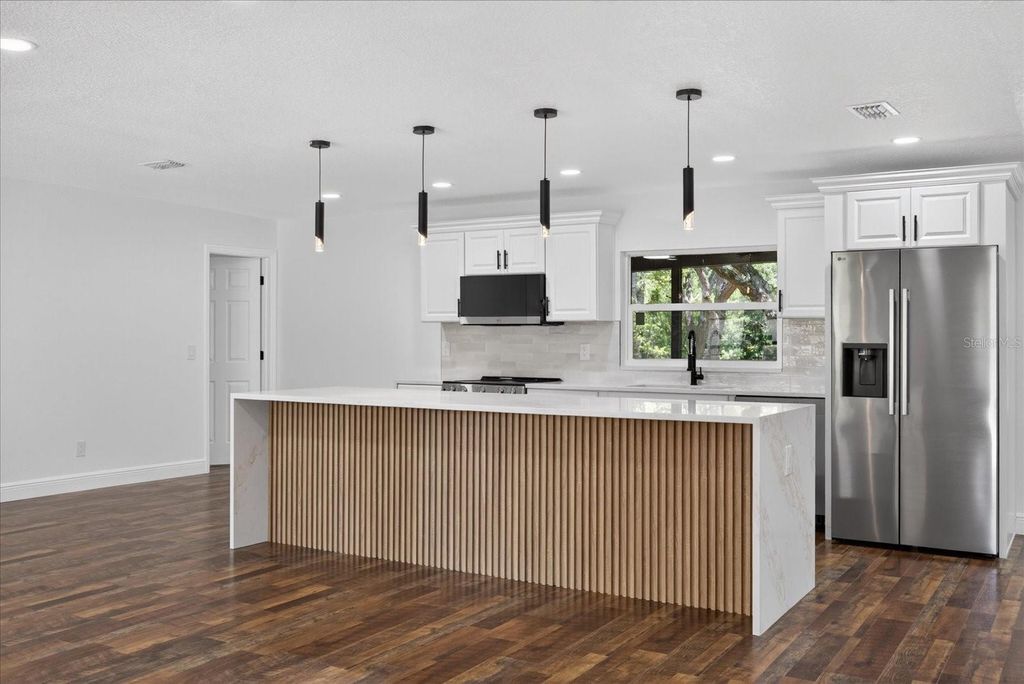 Image 7 of property listing at 56 BAY WOODS DRIVE, Safety Harbor, FL 34695