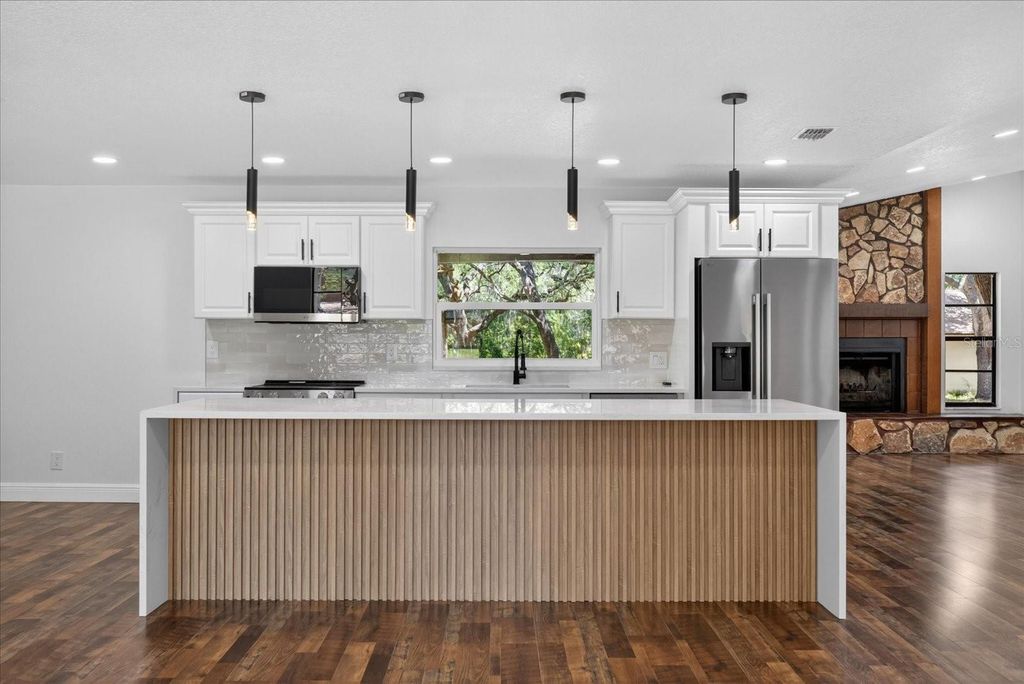 Image 8 of property listing at 56 BAY WOODS DRIVE, Safety Harbor, FL 34695