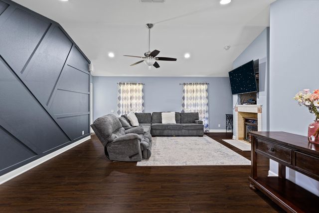 201 Town Oaks, Marshall, TX 75672