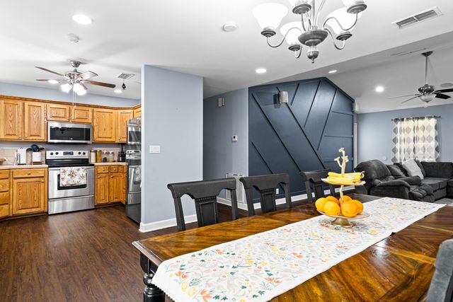 201 Town Oaks, Marshall, TX 75672