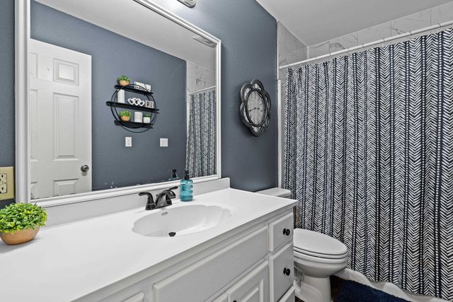 201 Town Oaks, Marshall, TX 75672