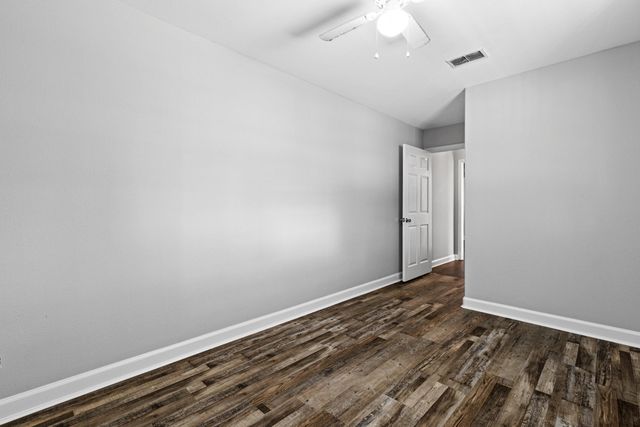 201 Town Oaks, Marshall, TX 75672