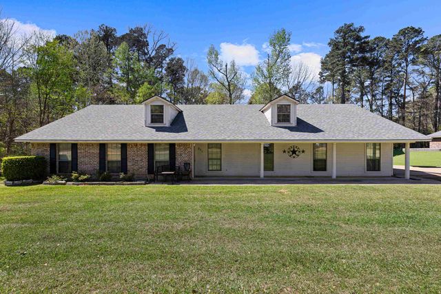 201 Town Oaks, Marshall, TX 75672