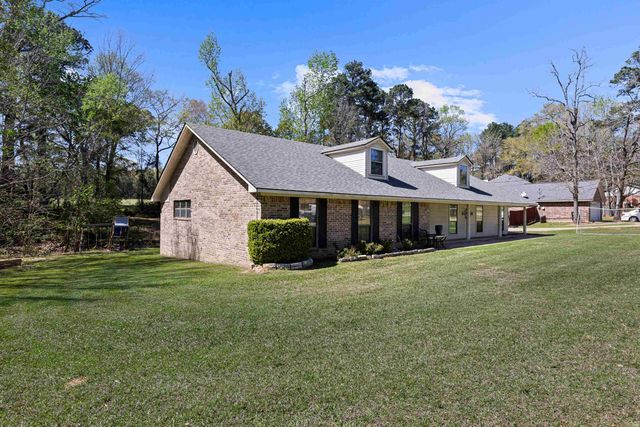 201 Town Oaks, Marshall, TX 75672