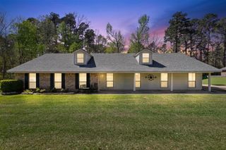 201 Town Oaks, Marshall, TX 75672