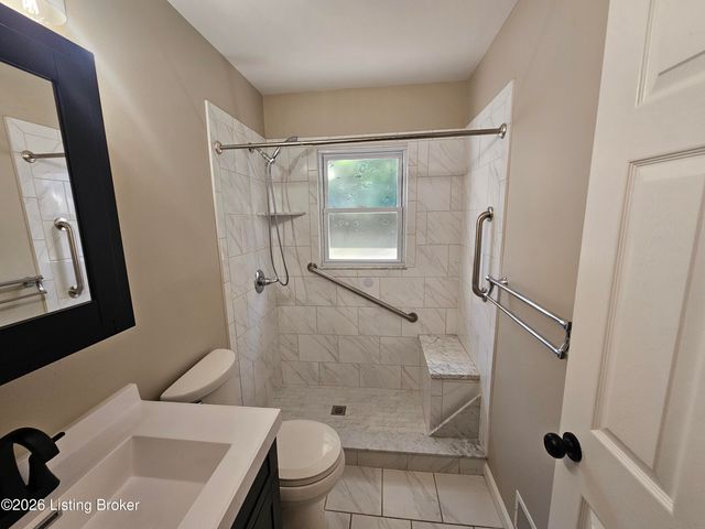 9233 Lantana Dr, Louisville, KY 40229