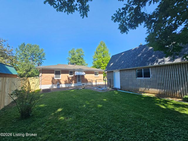 9233 Lantana Dr, Louisville, KY 40229