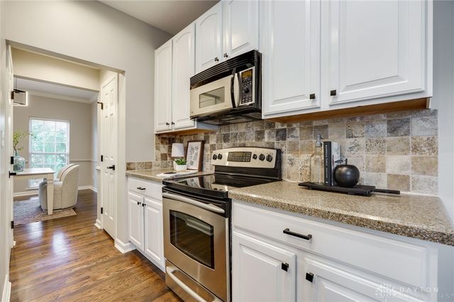 9747 Cobblewood Court, Dayton, OH 45458