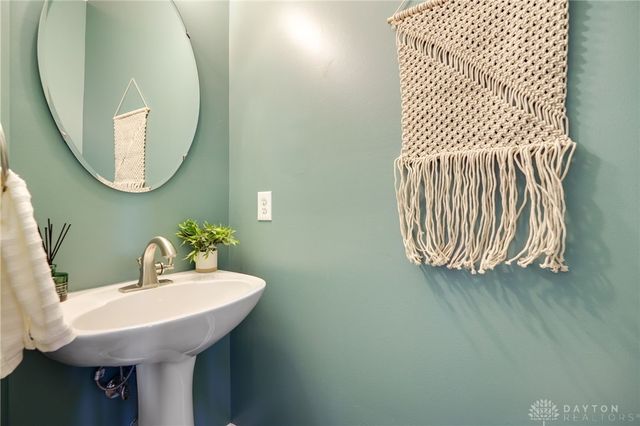 9747 Cobblewood Court, Dayton, OH 45458