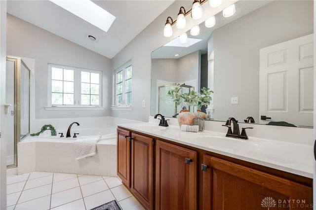 9747 Cobblewood Court, Dayton, OH 45458