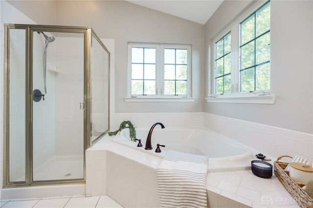 9747 Cobblewood Court, Dayton, OH 45458