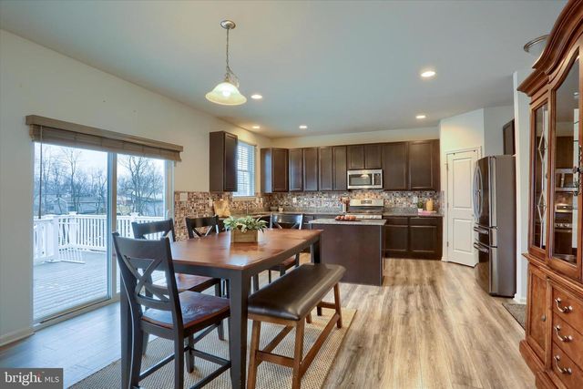 17 BARNHART CIR, Mechanicsburg, PA 17050