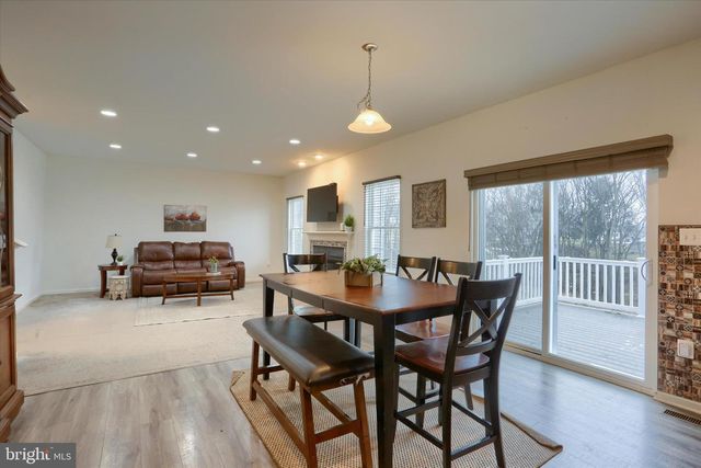 17 BARNHART CIR, Mechanicsburg, PA 17050