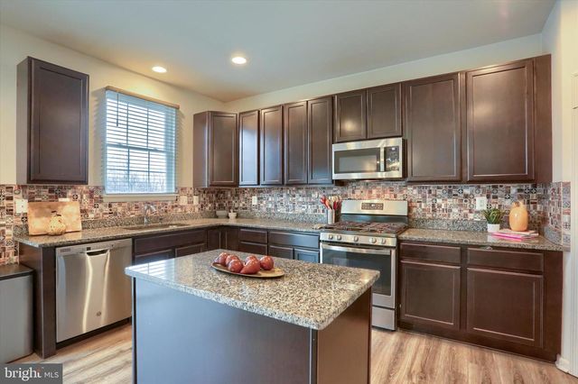 17 BARNHART CIR, Mechanicsburg, PA 17050