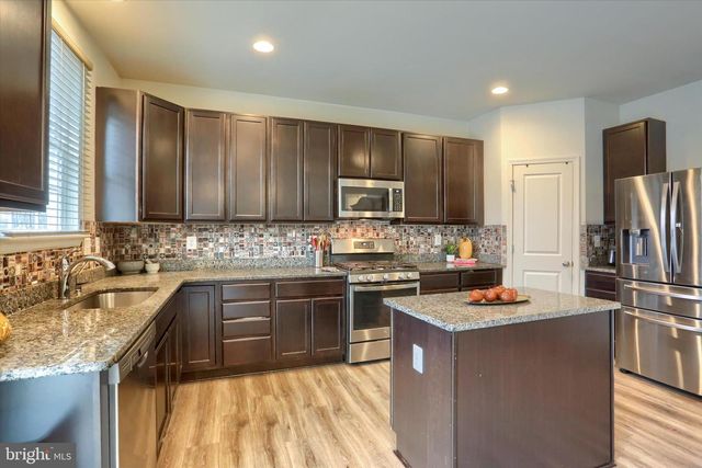 17 BARNHART CIR, Mechanicsburg, PA 17050