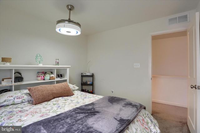 17 BARNHART CIR, Mechanicsburg, PA 17050