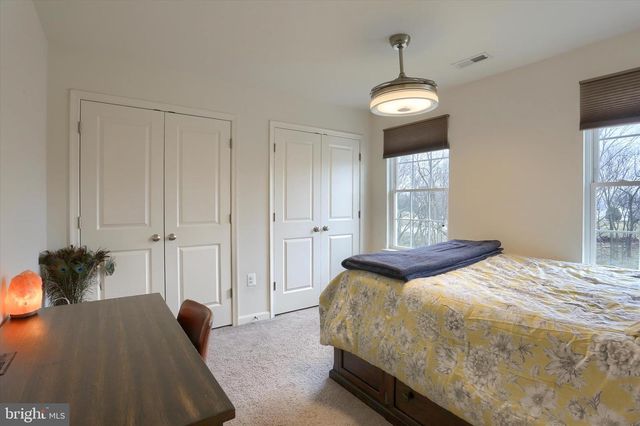 17 BARNHART CIR, Mechanicsburg, PA 17050