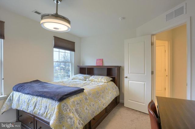 17 BARNHART CIR, Mechanicsburg, PA 17050