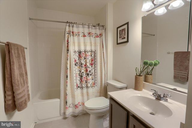 17 BARNHART CIR, Mechanicsburg, PA 17050