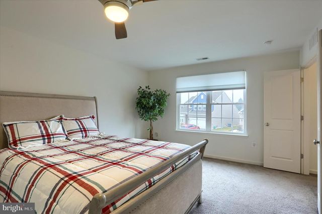 17 BARNHART CIR, Mechanicsburg, PA 17050