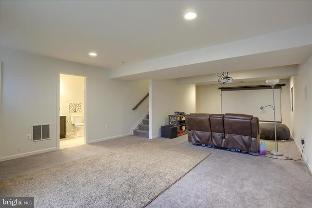 17 BARNHART CIR, Mechanicsburg, PA 17050