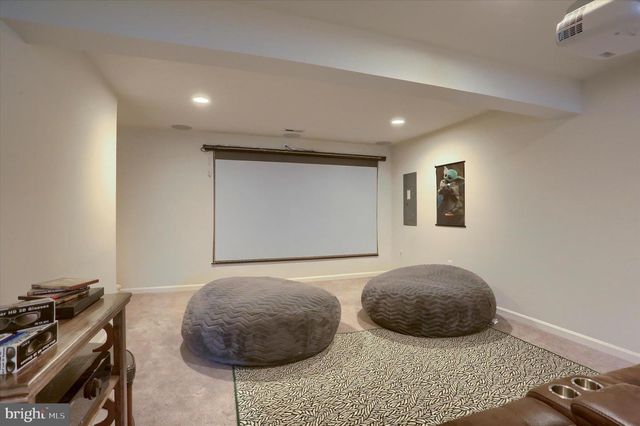 17 BARNHART CIR, Mechanicsburg, PA 17050